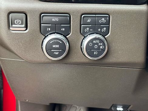 Used 2023 GMC Sierra 1500 SLT w/ SLT Premium Plus Package AWD/4WD image 22