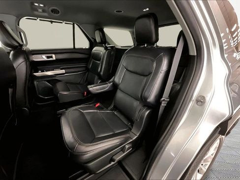 Used 2023 Ford Explorer Limited image 19