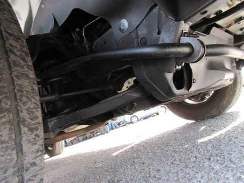 Used 2017 Chevrolet Express 3500 RWD image 19