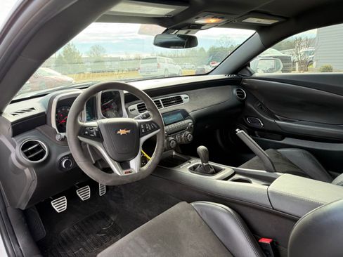 Used 2014 Chevrolet Camaro Z/28 RWD image 26