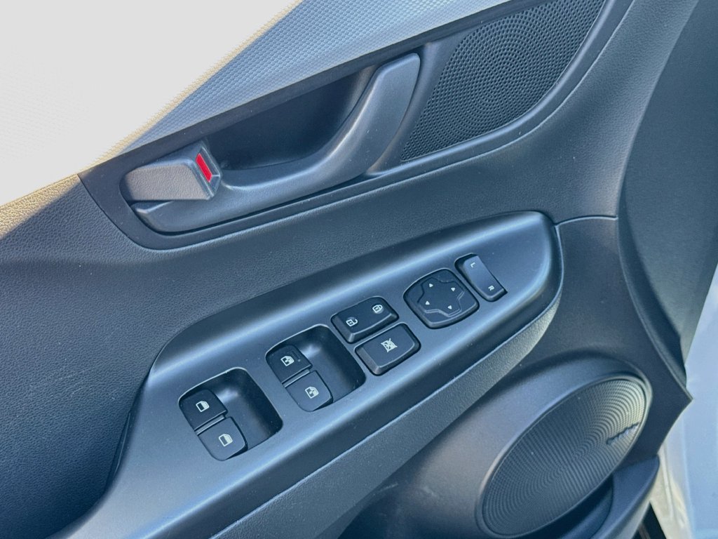 Used 2019 Hyundai Kona SEL w/ SEL Tech Package 02 AWD/4WD image 17
