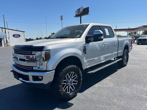 Used 2018 Ford F250 Lariat w/ Lariat Value Package AWD/4WD image 3