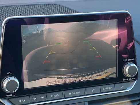 Used 2025 Nissan Altima 2.5 SV image 24