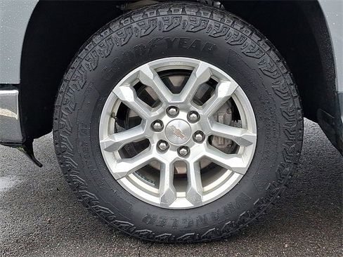 Used 2024 Chevrolet Silverado 1500 LT w/ Z71 Off-Road Package image 8