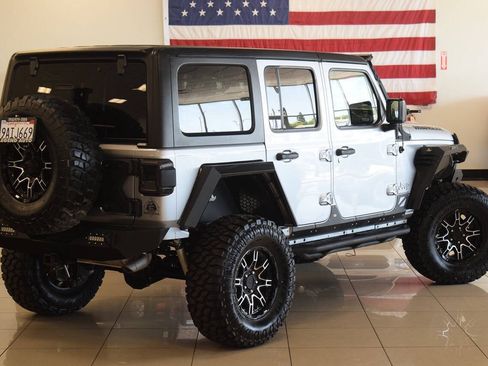 Used 2018 Jeep Wrangler Unlimited Sport S AWD/4WD image 37