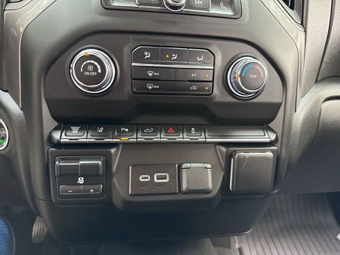 Used 2024 Chevrolet Silverado 2500 Custom w/ Custom Value Package image 39