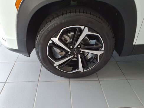 Used 2022 Chevrolet TrailBlazer RS w/ Technology Package AWD/4WD image 8