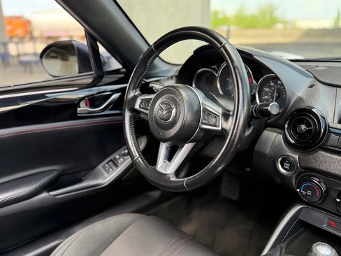 Used 2017 MAZDA MX-5 Miata Club RWD image 17