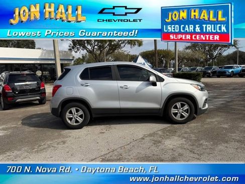 Used 2020 Chevrolet Trax LS w/ Tint and Cruise Package image 10
