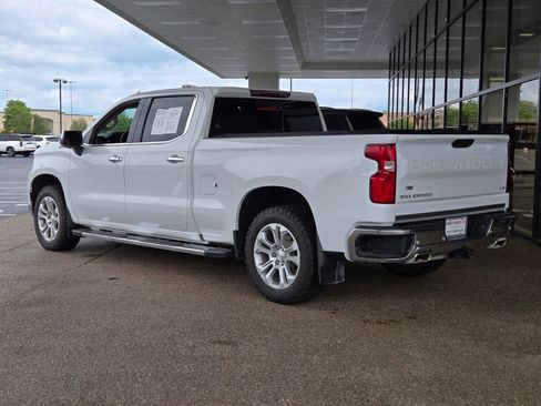 Used 2023 Chevrolet Silverado 1500 LTZ w/ LTZ Convenience Package II AWD/4WD image 3