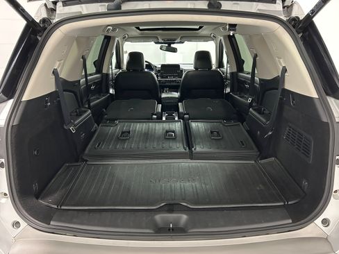 Used 2022 Nissan Pathfinder Platinum w/ Cargo Package AWD/4WD image 37