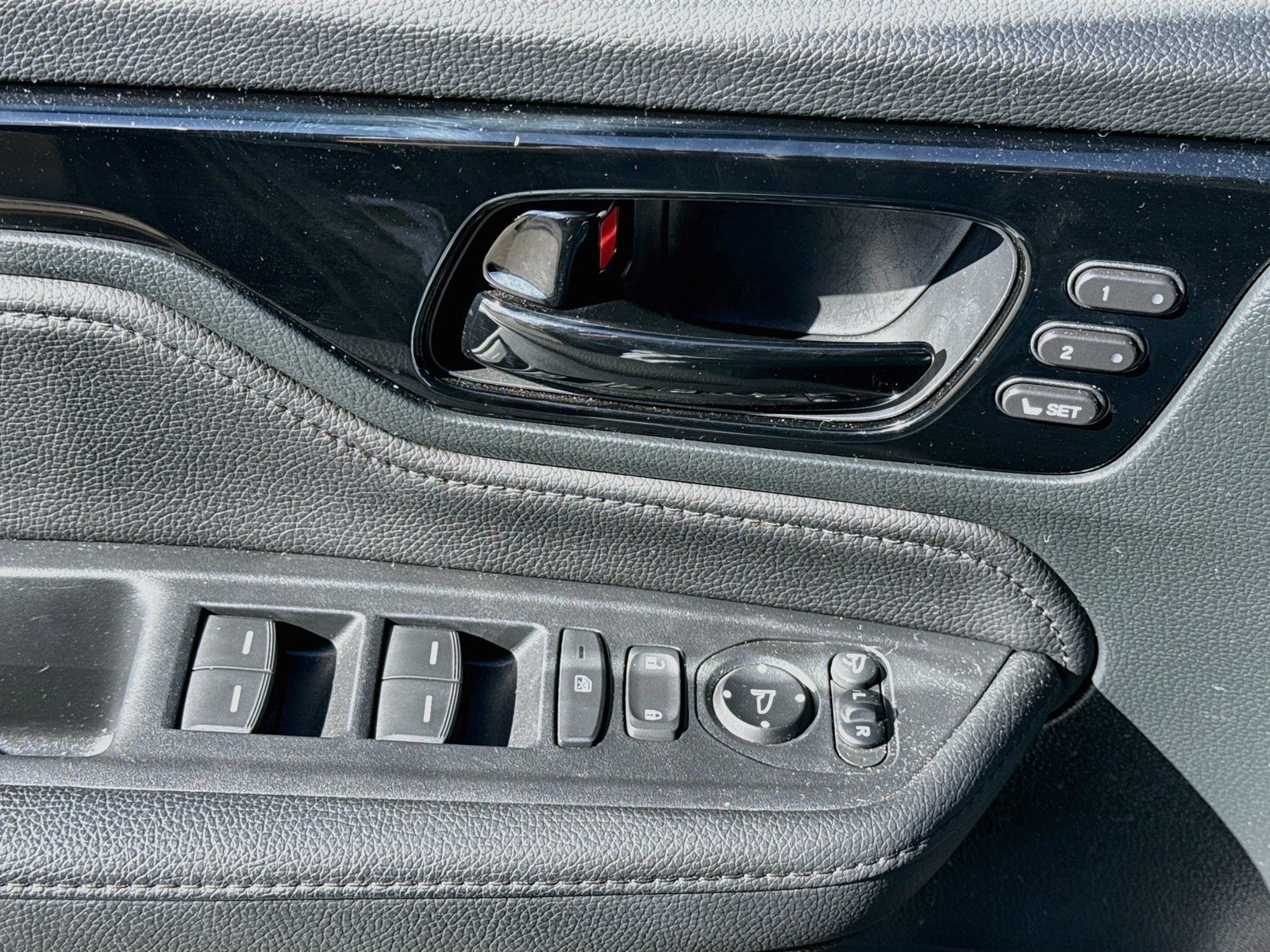 Used 2024 Honda Odyssey Elite image 11