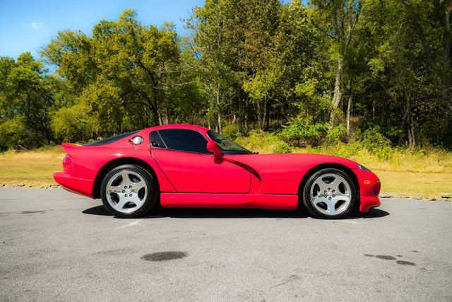 Used 2002 Dodge Viper GTS RWD image 13