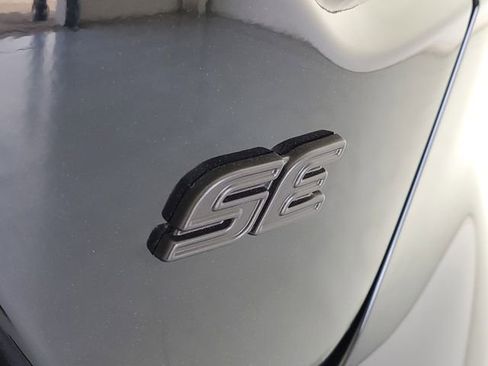 Used 2025 Toyota Corolla SE image 10