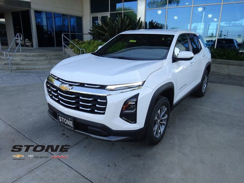New 2026 Chevrolet Equinox LT FWD image 3