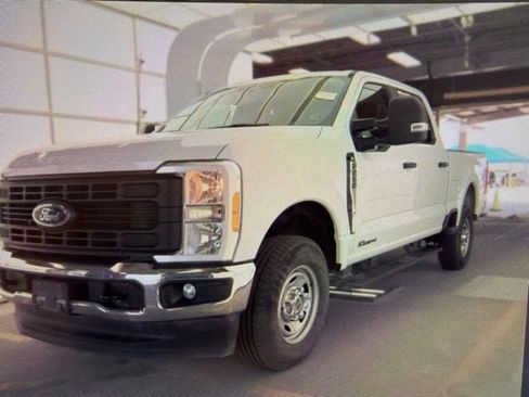 Used 2023 Ford F250 XL w/ XL Chrome Package AWD/4WD image 4