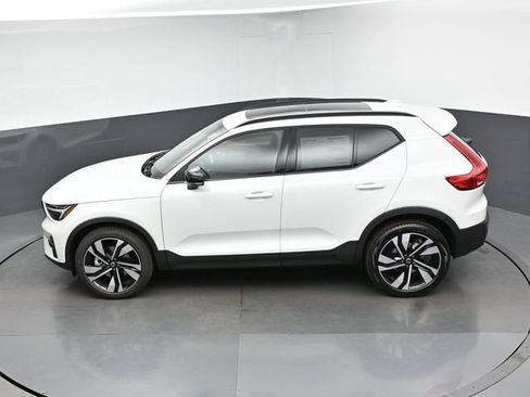 New 2026 Volvo XC40 B5 Plus w/ Climate Package AWD/4WD image 45
