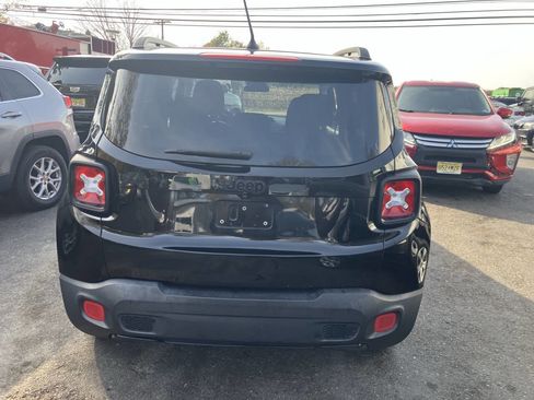 Used 2017 Jeep Renegade Altitude image 10