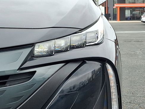 Used 2022 Toyota Prius Prime XLE FWD image 28