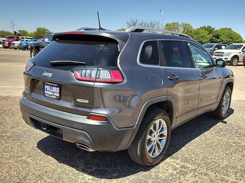 Used 2019 Jeep Cherokee Latitude Plus w/ Comfort/Convenience Group AWD/4WD image 3