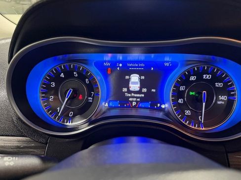 Used 2021 Chrysler 300 Touring L RWD image 23