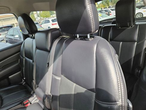 Used 2020 Nissan Pathfinder SL image 22