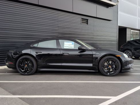 New 2026 Porsche Taycan image 8