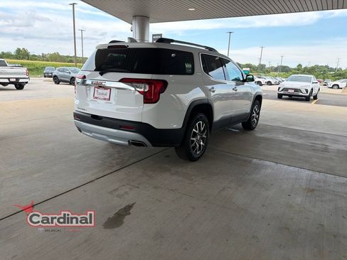 Used 2023 GMC Acadia SLE w/ Driver Convenience Package FWD image 4