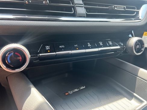 New 2025 Chevrolet Equinox EV RS w/ LPO, Illumination Package image 13