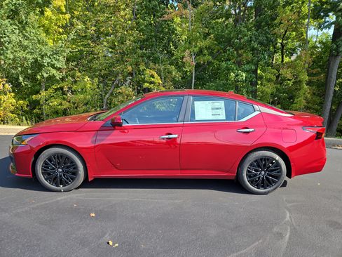 New 2025 Nissan Altima 2.5 SV w/ SV Special Edition Package image 5