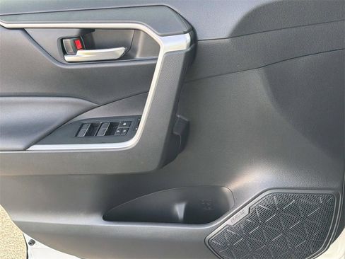 Certified 2022 Toyota RAV4 XLE Premium image 24