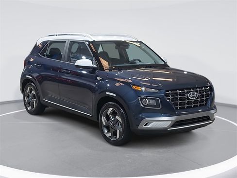 New 2026 Hyundai Venue SEL image 3