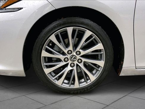 Used 2019 Lexus ES 350 image 10