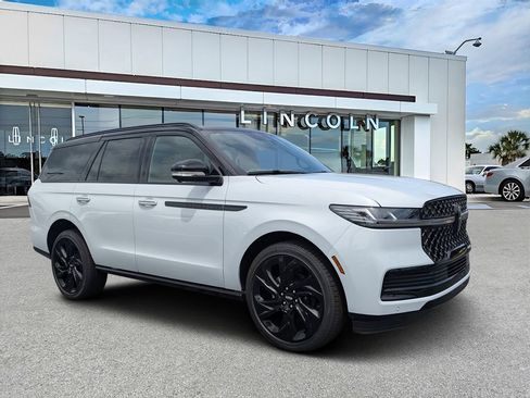 New 2026 Lincoln Navigator Black Label AWD/4WD image 1