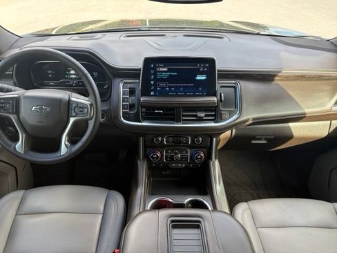 Used 2024 Chevrolet Tahoe Z71 w/ Luxury Package AWD/4WD image 12