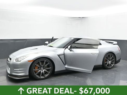 Used 2012 Nissan GT-R Premium image 56