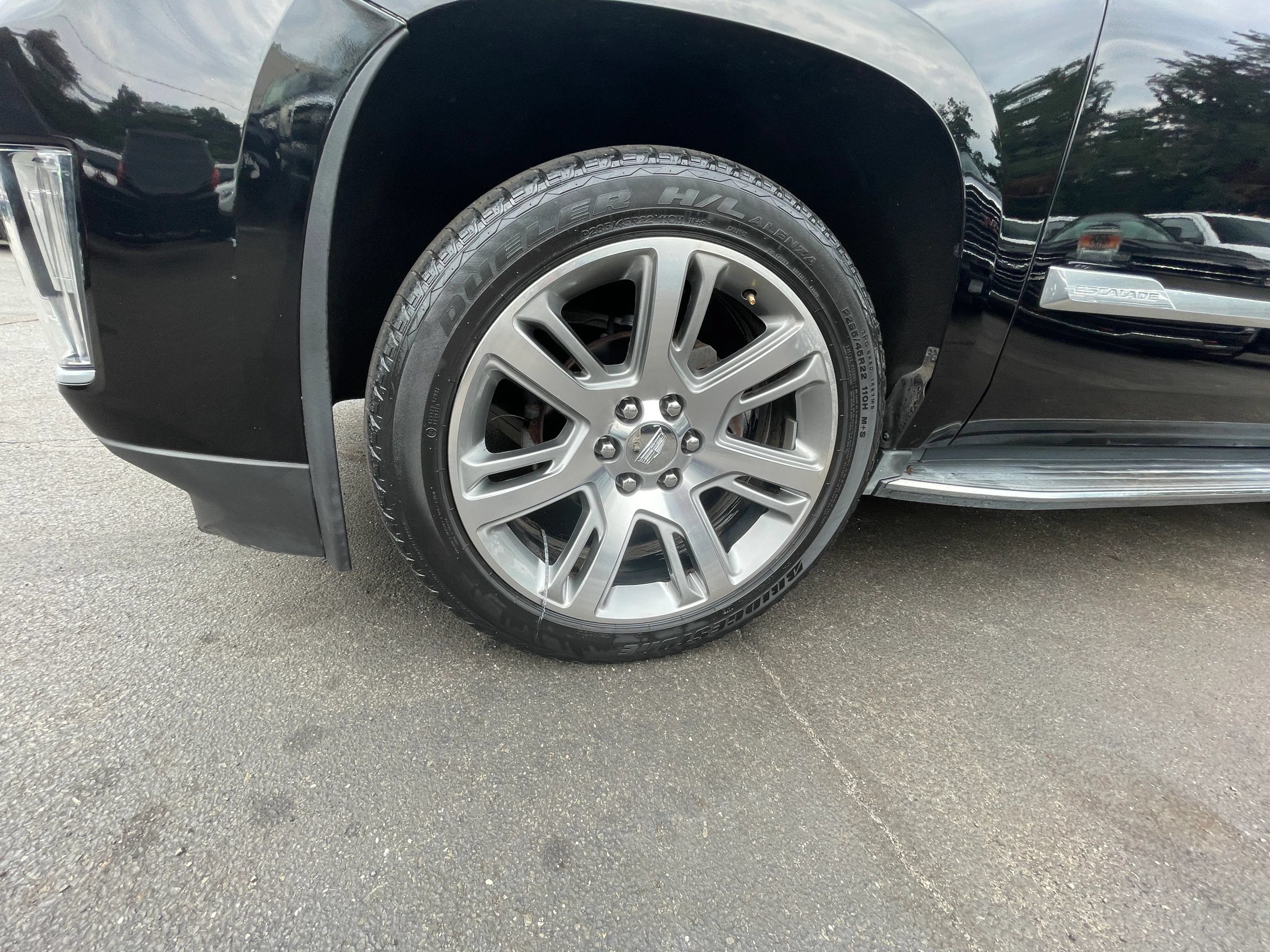 Used 2015 Cadillac Escalade ESV Luxury AWD/4WD image 31
