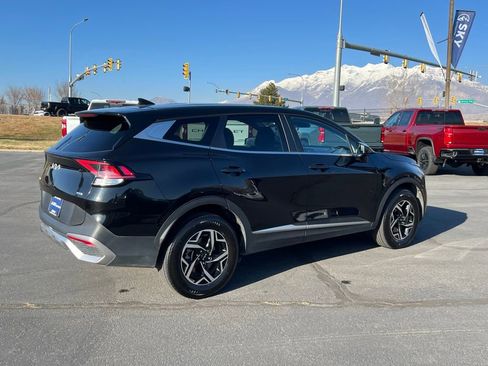 Used 2024 Kia Sportage LX AWD/4WD image 8