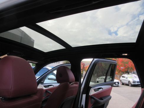 Used 2024 BMW X3 xDrive30i w/ Convenience Package image 45