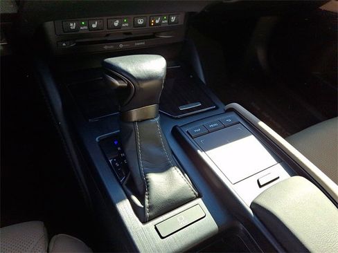 Used 2019 Lexus ES 350 Luxury w/ Accessory Package image 15