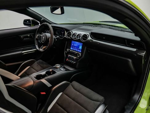 Used 2020 Ford Mustang Shelby GT500 w/ Technology Package image 56