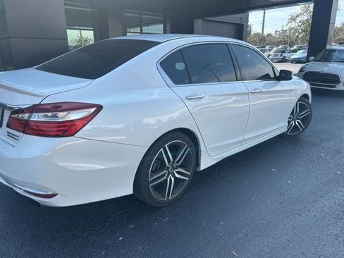 Used 2017 Honda Accord Sport Special Edition image 8