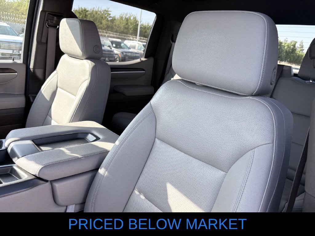 Used 2025 GMC Sierra 1500 SLT AWD/4WD image 11