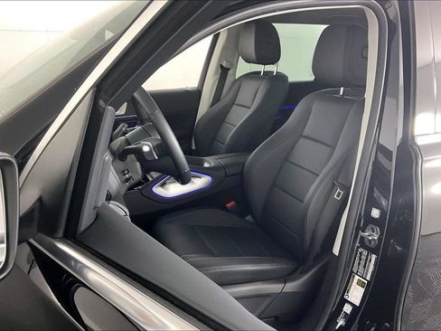 Used 2026 Mercedes-Benz GLS 450 4MATIC image 17