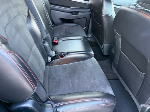 Used 2018 Ford Explorer XLT w/ Equipment Group 202A image 19