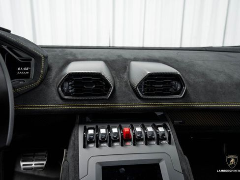 Used 2024 Lamborghini Huracan STO image 40