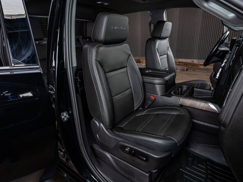 Used 2020 GMC Sierra 3500 Denali w/ Denali Ultimate Package image 30