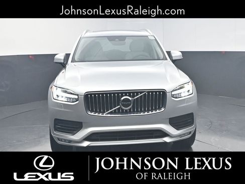 Used 2021 Volvo XC90 T5 Momentum w/ Climate Package image 4