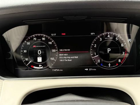Used 2019 Land Rover Range Rover Velar R-Dynamic SE AWD/4WD image 15