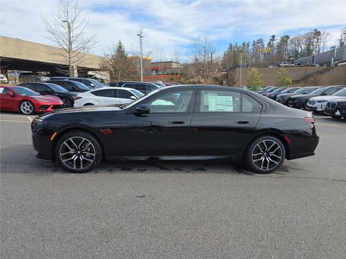 New 2026 BMW 740i xDrive image 7